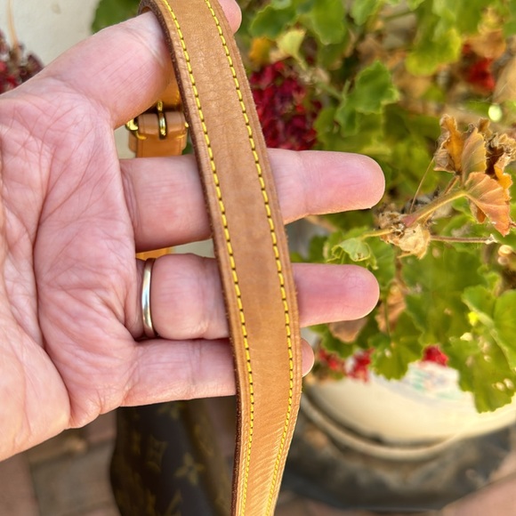 LOUIS VUITTON. Musette PM, COA included. - Picture 13 of 13